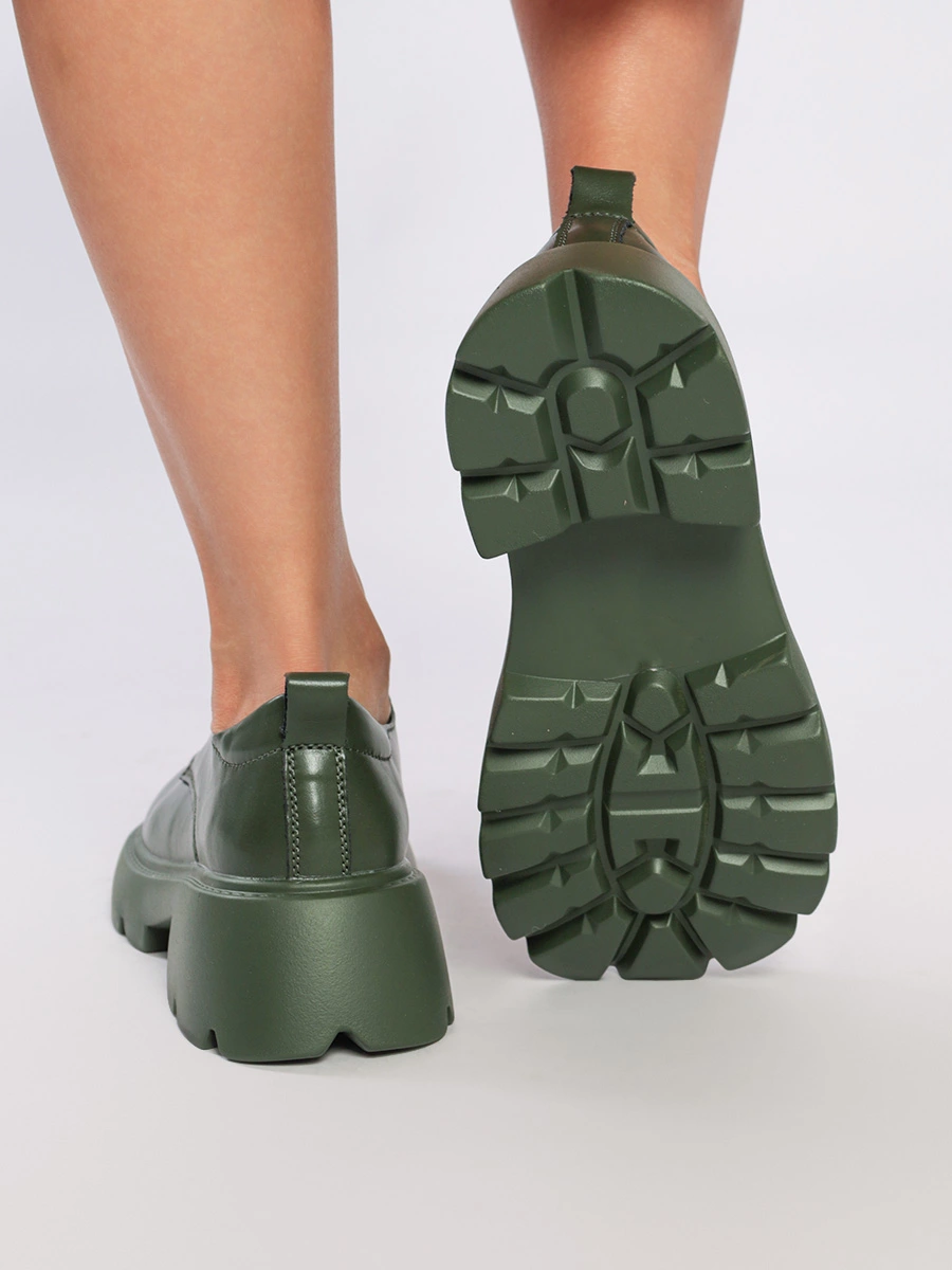 Туфли-лоферы зелёные из натуральной кожи